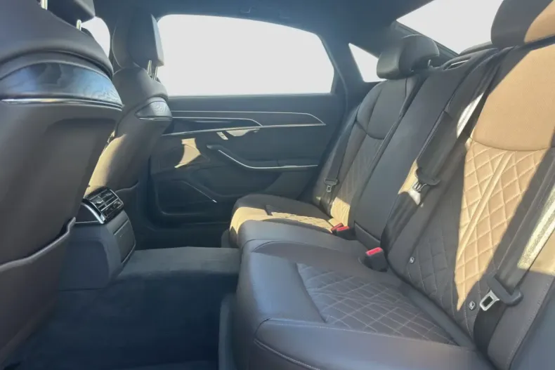 Audi A8 din 2021 cu 87.600 km - oferta AUD130898 - foto 3