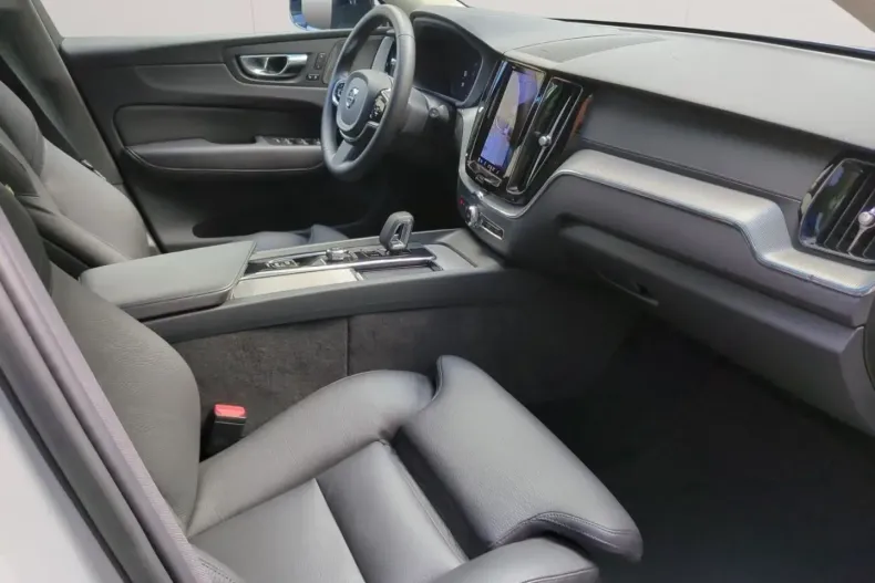 Volvo XC60 din 2023 cu 29.200 km - oferta VOL130900 - foto 25