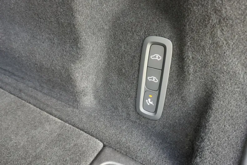 Volvo XC60 din 2023 cu 29.200 km - oferta VOL130900 - foto 29