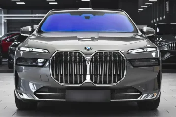 BMW 750 din 2024 - oferta BMW130904