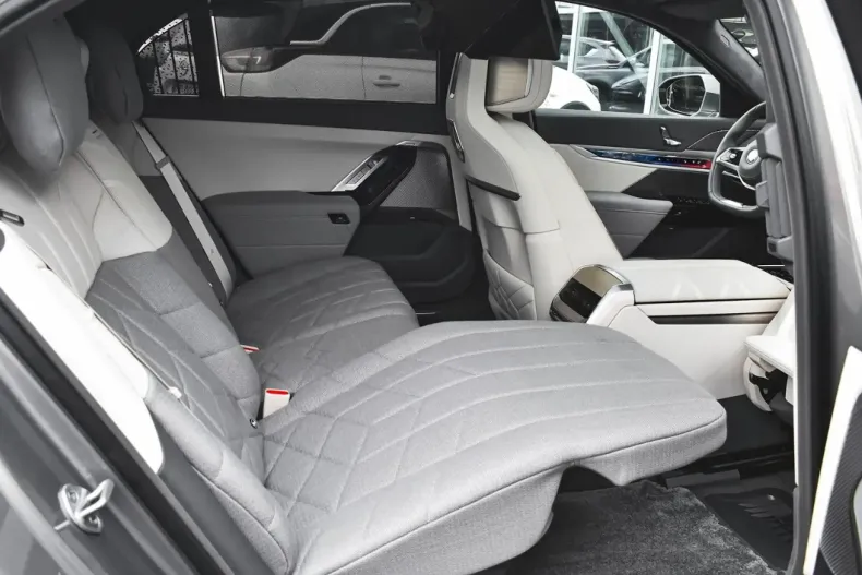 BMW 750 din 2024 cu 6.917 km - oferta BMW130904 - foto 14