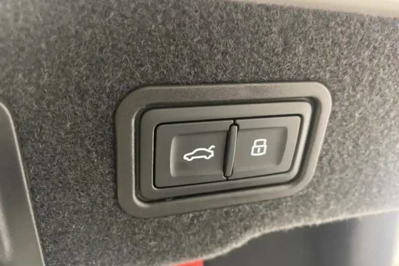 Audi A8 din 2022 cu 57.010 km - oferta AUD130912 - foto 4