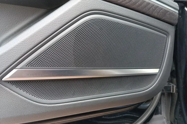 Audi A8 din 2022 cu 68.850 km - oferta AUD130919 - foto 4