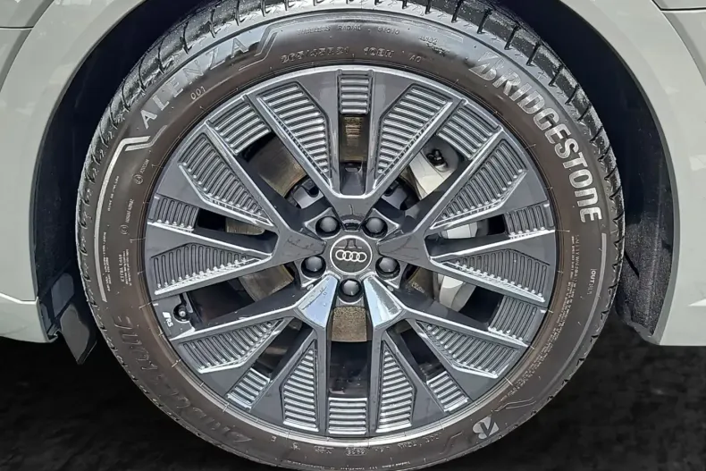 Audi Q8 din 2024 cu 34.260 km - oferta AUD130921 - foto 4