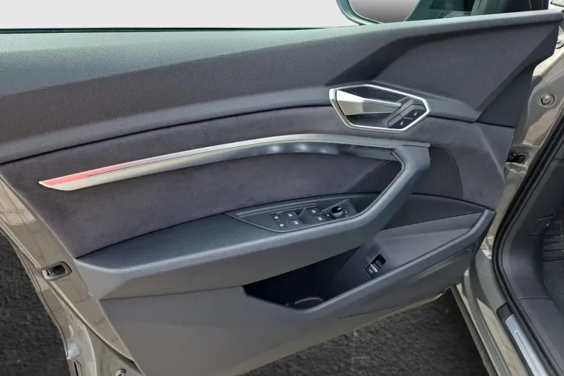 Audi Q8 din 2024 cu 34.260 km - oferta AUD130921 - foto 9