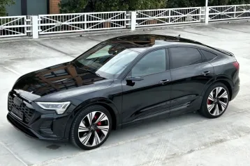 Audi Q8 din 2023 - oferta AUD130927