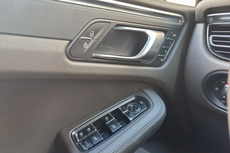 Porsche Macan din 2022 cu 41.171 km - oferta POR130928 - foto 13