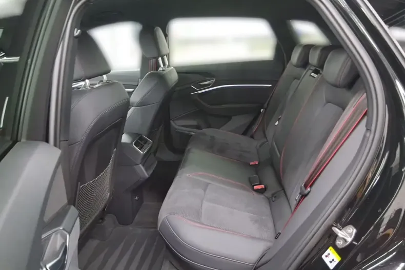 Audi Q8 din 2023 cu 16.000 km - oferta AUD130933 - foto 12