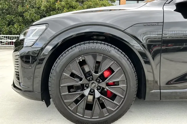 Audi Q8 din 2023 cu 34.293 km - oferta AUD130935 - foto 4