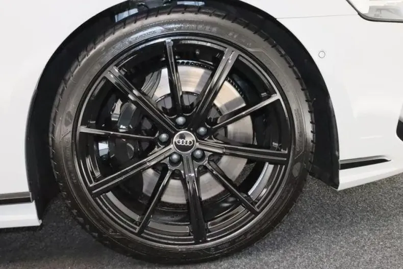 Audi S8 din 2024 cu 12.500 km - oferta AUD130938 - foto 6