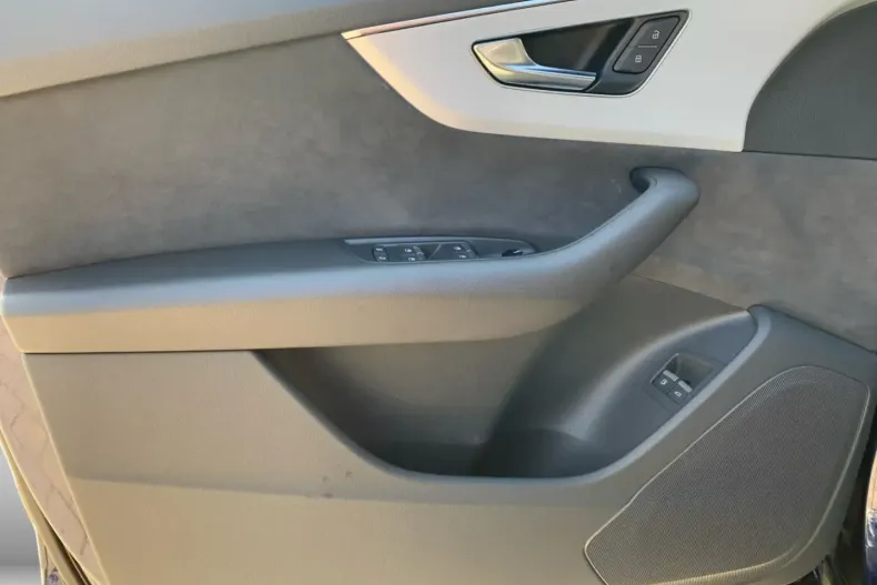 Audi Q8 din 2021 cu 38.197 km - oferta AUD130944 - foto 8