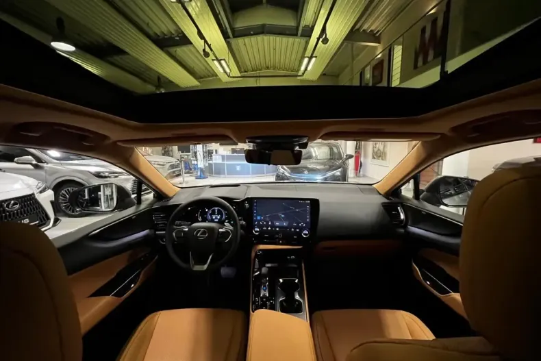 Lexus NX 350h din 2025 cu 8 km - oferta LEX130946 - foto 4