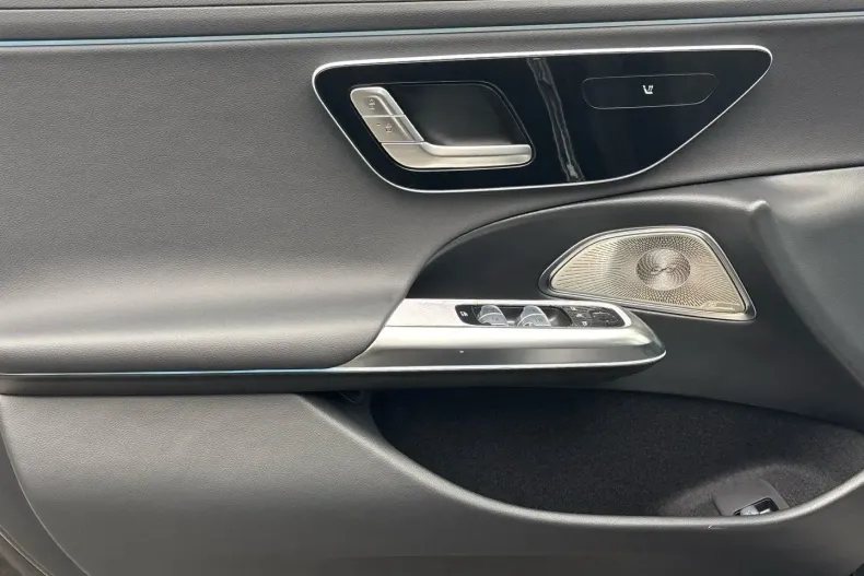 Mercedes-Benz E 220 din 2024 cu 14.708 km - oferta MER130954 - foto 14