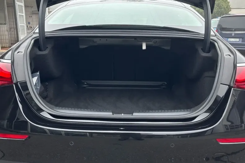 Mercedes-Benz E 220 din 2024 cu 14.708 km - oferta MER130954 - foto 15