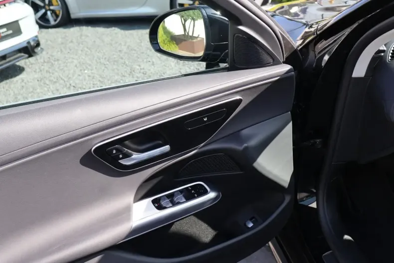 Mercedes-Benz E 300 din 2024 cu 31.900 km - oferta MER130958 - foto 12