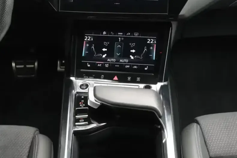 Audi Q8 din 2023 cu 49.229 km - oferta AUD130964 - foto 4