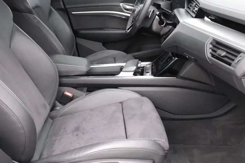 Audi Q8 din 2023 cu 49.229 km - oferta AUD130964 - foto 6