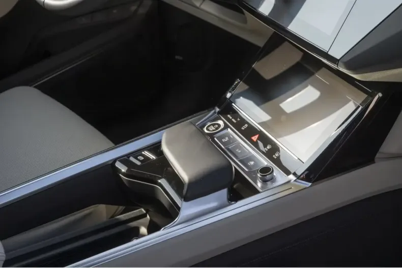 Audi Q8 din 2023 cu 73.262 km - oferta AUD130974 - foto 11