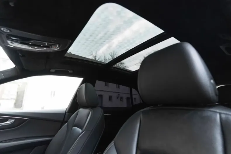 Audi Q8 din 2021 cu 56.776 km - oferta AUD130978 - foto 3