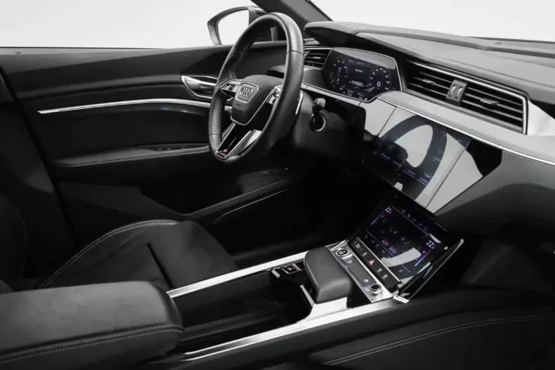 Audi Q8 din 2023 cu 25.950 km - oferta AUD130991 - foto 10