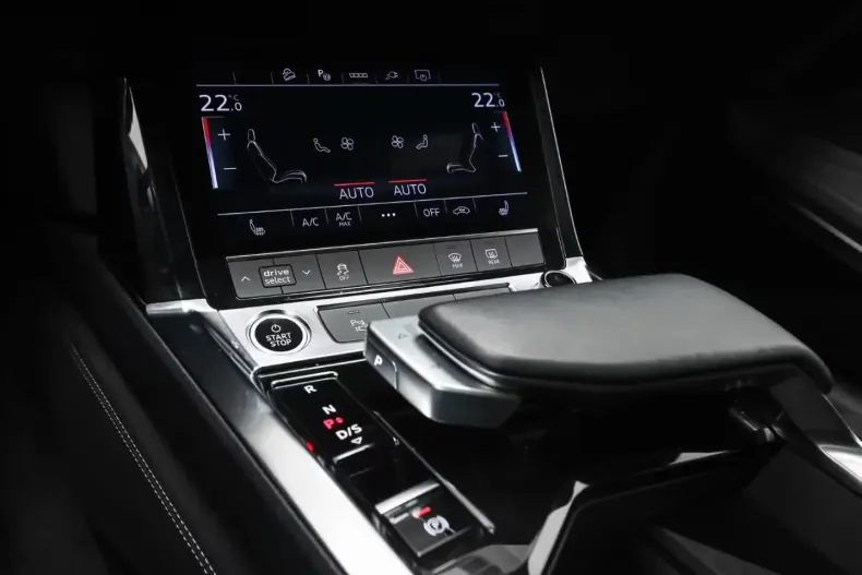 Audi Q8 din 2023 cu 25.950 km - oferta AUD130991 - foto 11