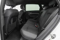 Audi Q8 din 2023 cu 25.950 km - oferta AUD130991 - foto 12