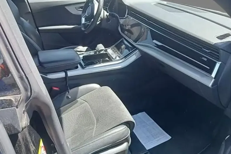 Audi Q8 din 2020 cu 80.612 km - oferta AUD130992 - foto 5