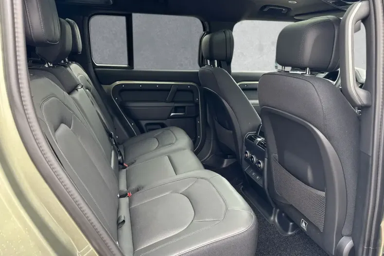 Land Rover Defender din 2024 cu 1.025 km - oferta LAN131012 - foto 5