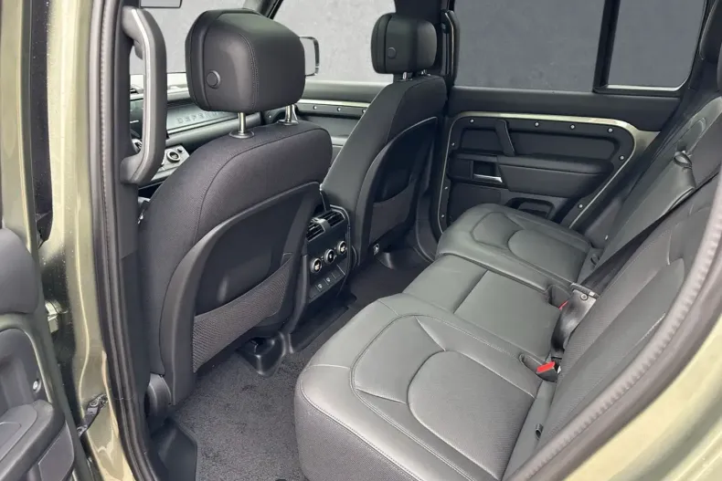 Land Rover Defender din 2024 cu 1.025 km - oferta LAN131012 - foto 14