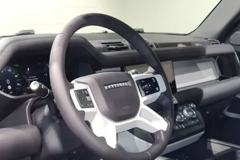 Land Rover Defender din 2025 cu 12.000 km - oferta LAN131013 - foto 11