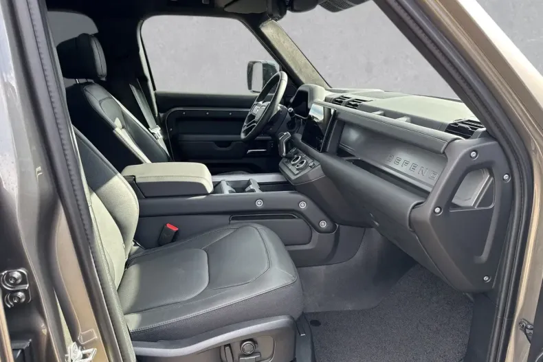 Land Rover Defender din 2024 cu 2.185 km - oferta LAN131014 - foto 3