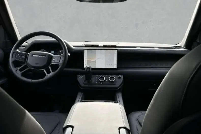 Land Rover Defender din 2024 cu 19.999 km - oferta LAN131015 - foto 6