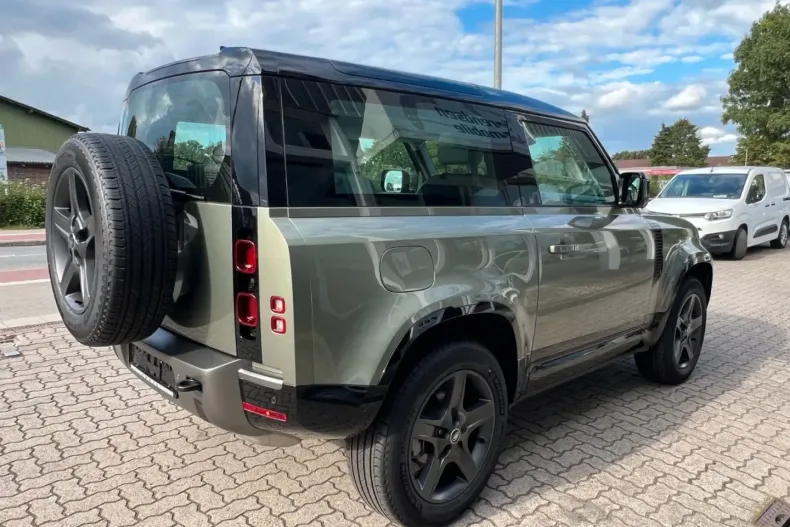 Land Rover Defender din 2024 cu 8.700 km - oferta LAN131016 - foto 5