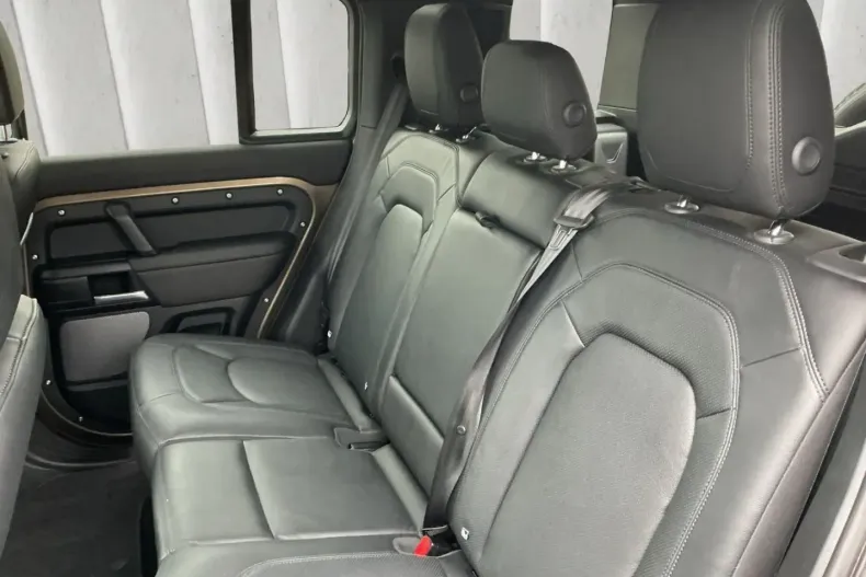 Land Rover Defender din 2024 cu 19.389 km - oferta LAN131029 - foto 11