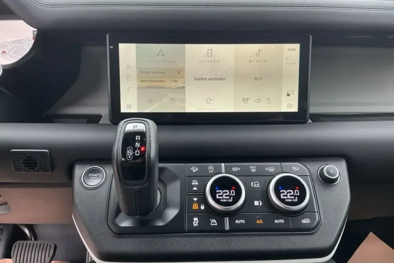 Land Rover Defender din 2024 cu 19.389 km - oferta LAN131029 - foto 14