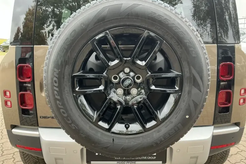 Land Rover Defender din 2024 cu 19.389 km - oferta LAN131029 - foto 21