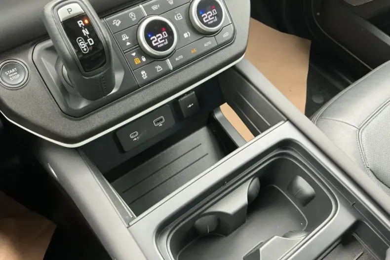 Land Rover Defender din 2024 cu 19.389 km - oferta LAN131029 - foto 24