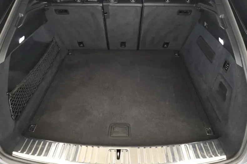 Porsche Cayenne din 2024 cu 30.000 km - oferta POR131045 - foto 19