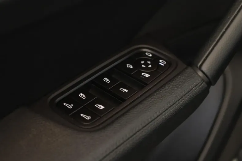 Porsche Cayenne din 2024 cu 30.000 km - oferta POR131045 - foto 23