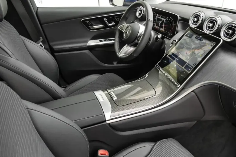 Mercedes-Benz GLC 200 din 2024 cu 1.546 km - oferta MER131055 - foto 4