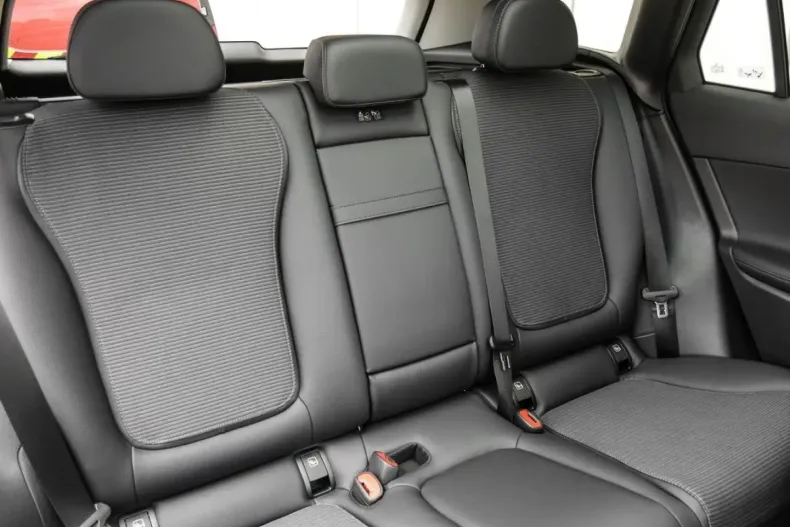 Mercedes-Benz GLC 200 din 2024 cu 1.546 km - oferta MER131055 - foto 5