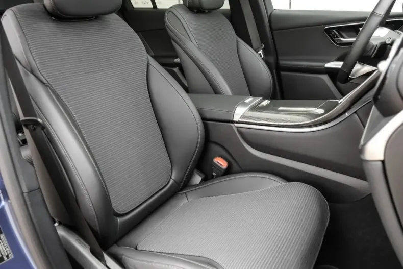 Mercedes-Benz GLC 200 din 2024 cu 1.546 km - oferta MER131055 - foto 7