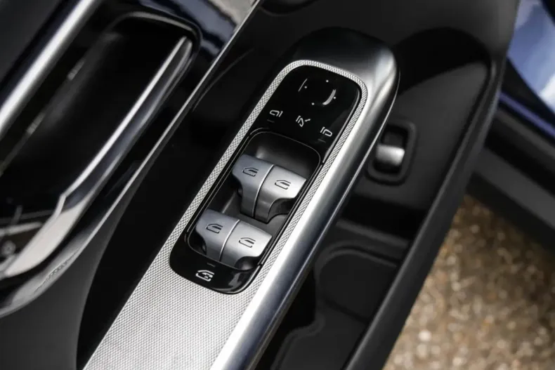 Mercedes-Benz GLC 200 din 2024 cu 1.546 km - oferta MER131055 - foto 14