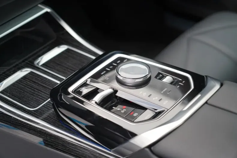 BMW 740 din 2024 cu 25.000 km - oferta BMW131079 - foto 9