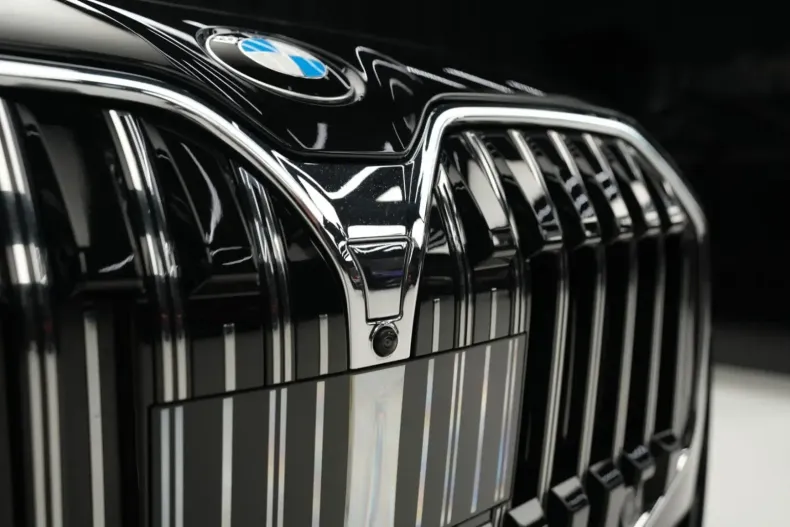 BMW 740 din 2024 cu 15.050 km - oferta BMW131080 - foto 3