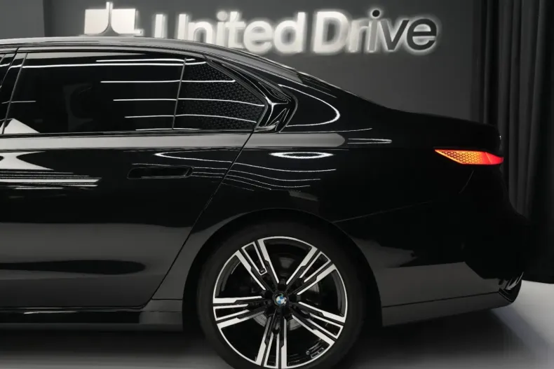 BMW 740 din 2024 cu 15.050 km - oferta BMW131080 - foto 8