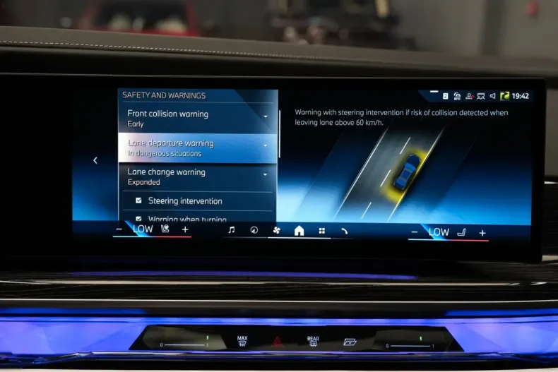 BMW 740 din 2024 cu 15.050 km - oferta BMW131080 - foto 21