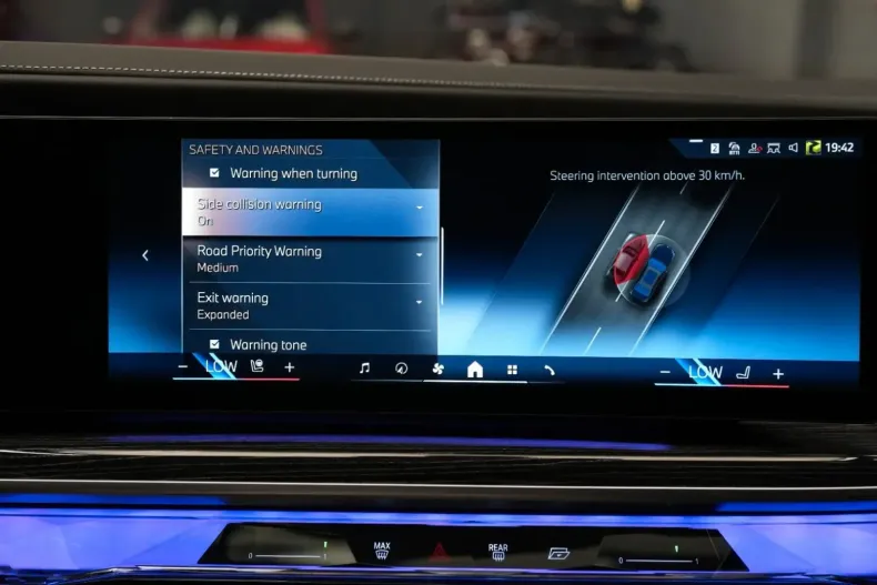 BMW 740 din 2024 cu 15.050 km - oferta BMW131080 - foto 22