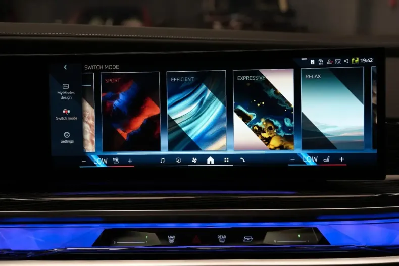 BMW 740 din 2024 cu 15.050 km - oferta BMW131080 - foto 25