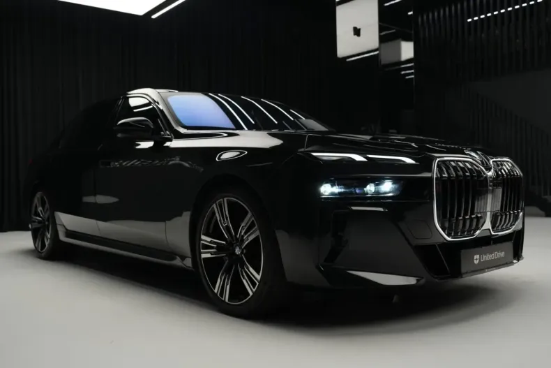 BMW 740 din 2024 cu 15.050 km - oferta BMW131080 - foto 36